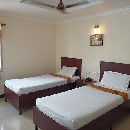 Sky Park Hotels Tiruppur Zewnętrze zdjęcie