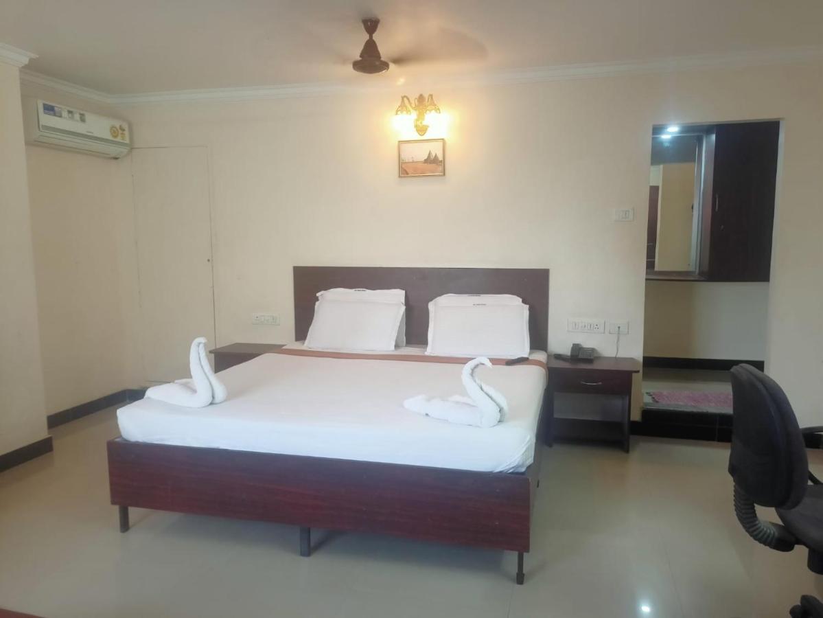 Sky Park Hotels Tiruppur Zewnętrze zdjęcie
