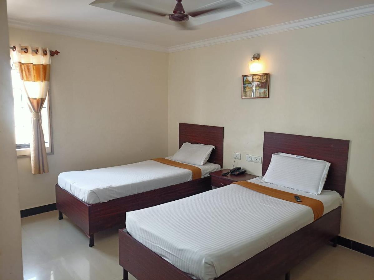 Sky Park Hotels Tiruppur Zewnętrze zdjęcie